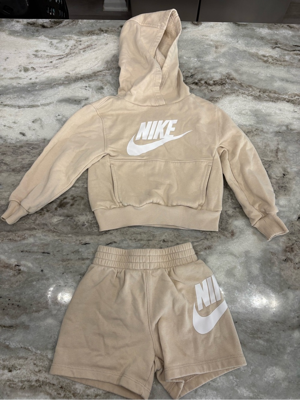 2T Toddler Nike Sweatshirt/Shorts Set Tan Athletic Sports